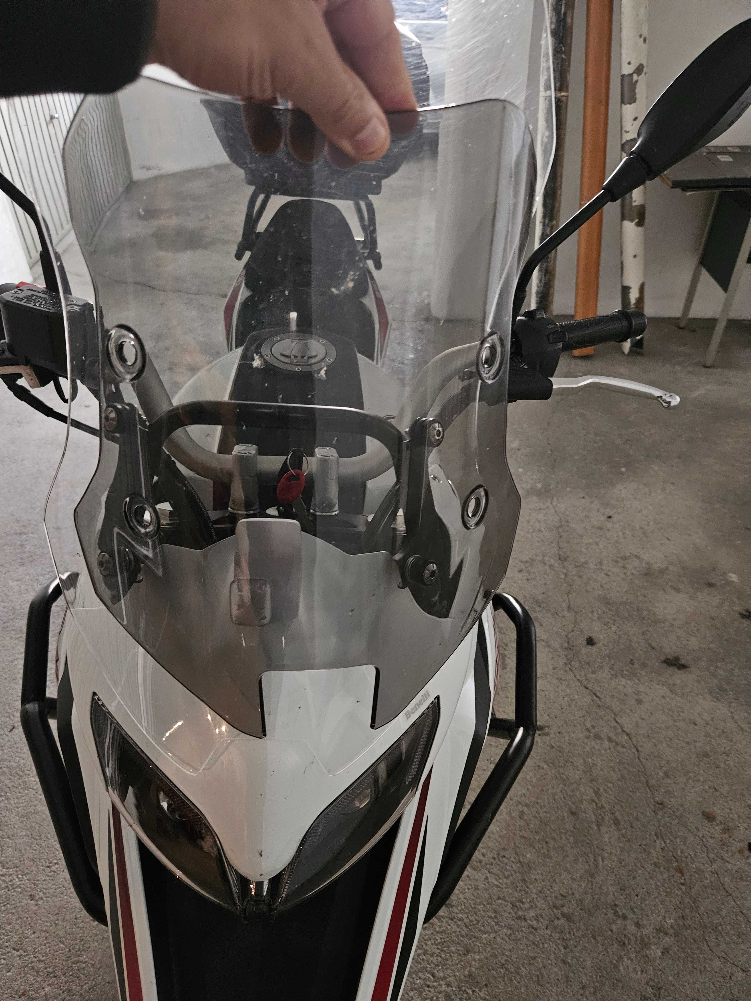 Vendo benelli  trk com extras