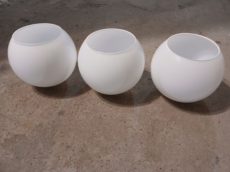 Szklany klosz lampy kula biały E27