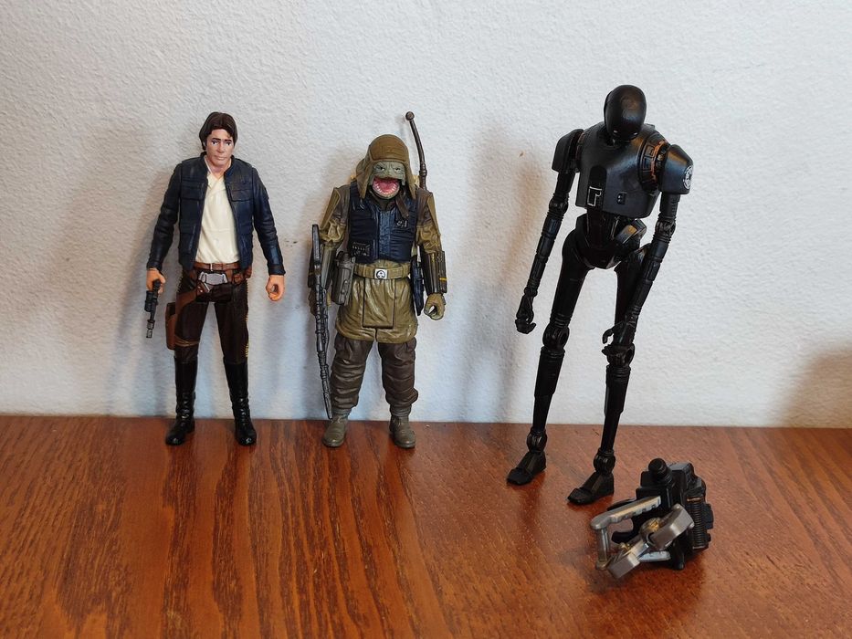 3 figurki Star Wars Han Solo, Pao, K-2SO + bronie