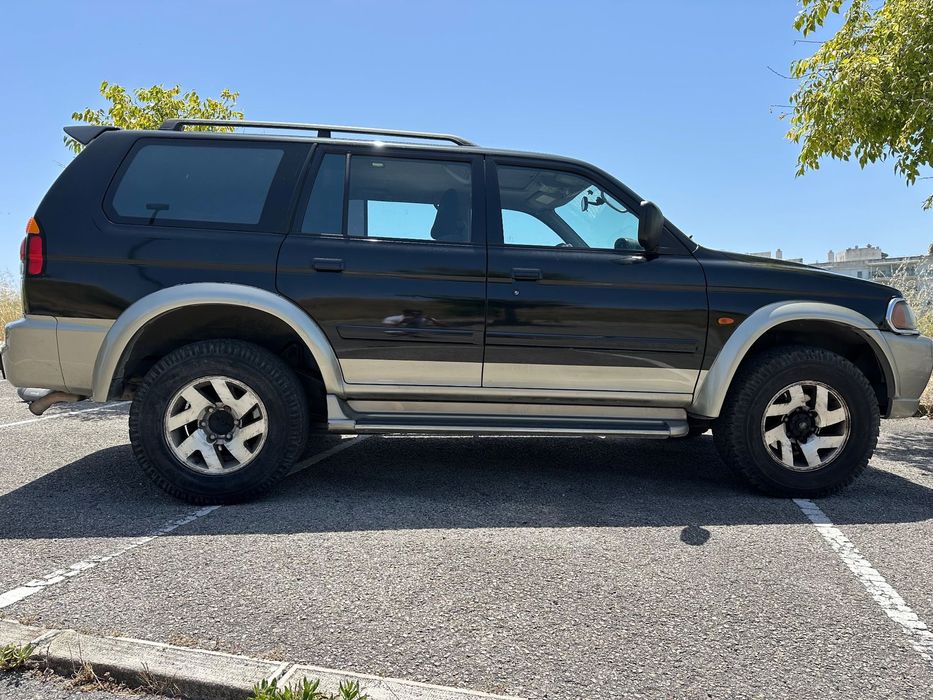 Mitsubishi Pajero Sport 2.5 TD GLS