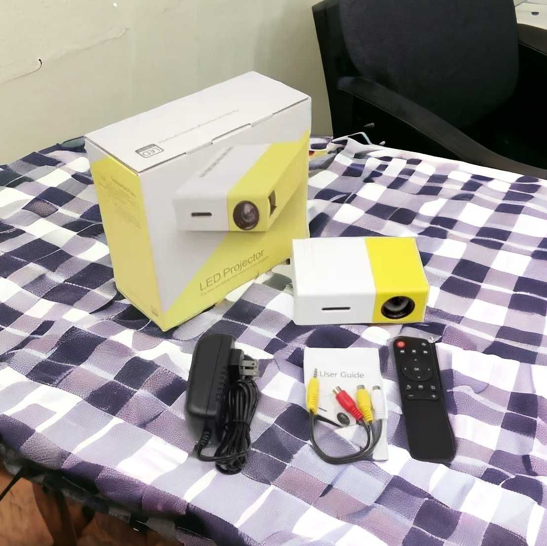 Продається новий портативний проектор UKC YG-300 з динаміком