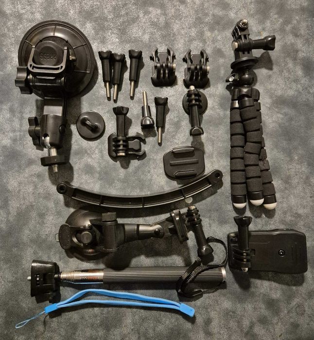 GoPro Hero7 Black + zestaw mocowań i uchwytów, karty SD, akumulatory