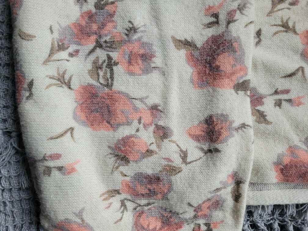 Komin w pastelowy print H&M