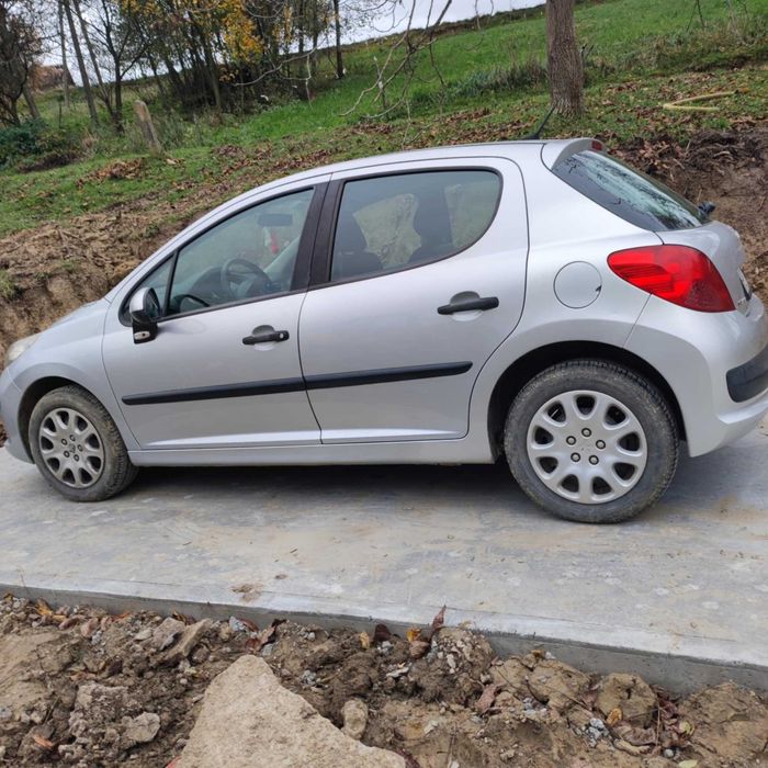 Peugeot 207 benzyna
