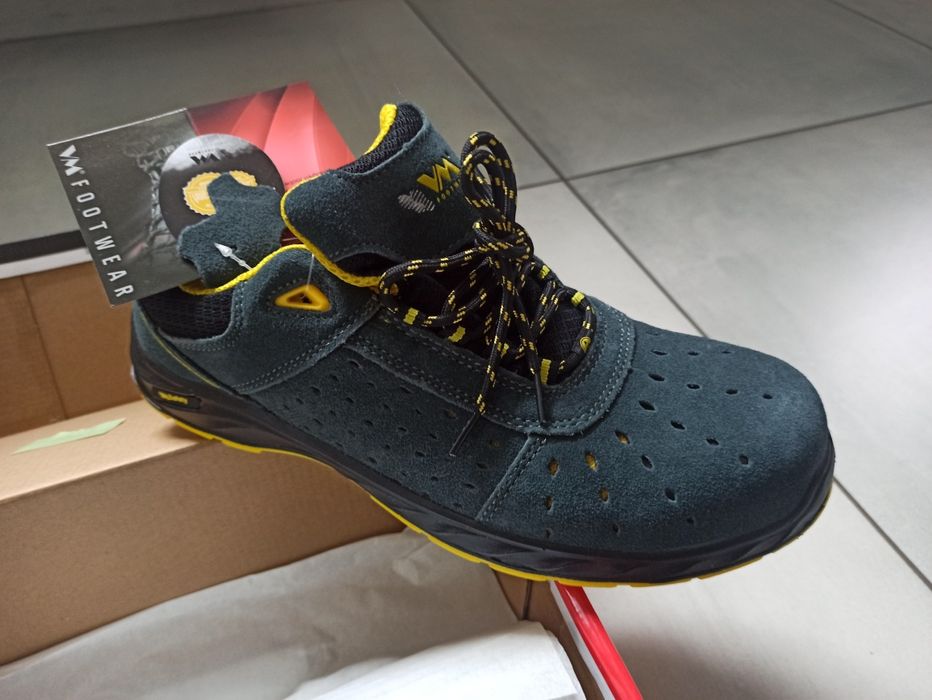 Buty robocze skórzane nowe 43