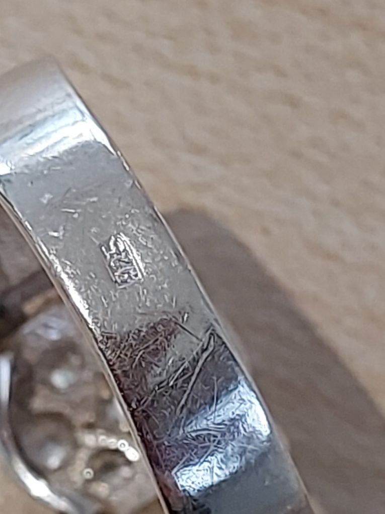 Pierścionek srebrny pr.925- Sygnecik rozm. 29