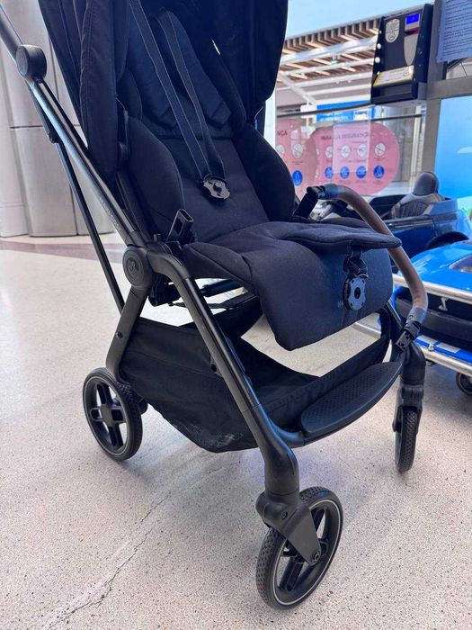 Maxi-Cosi Leona 2 preto