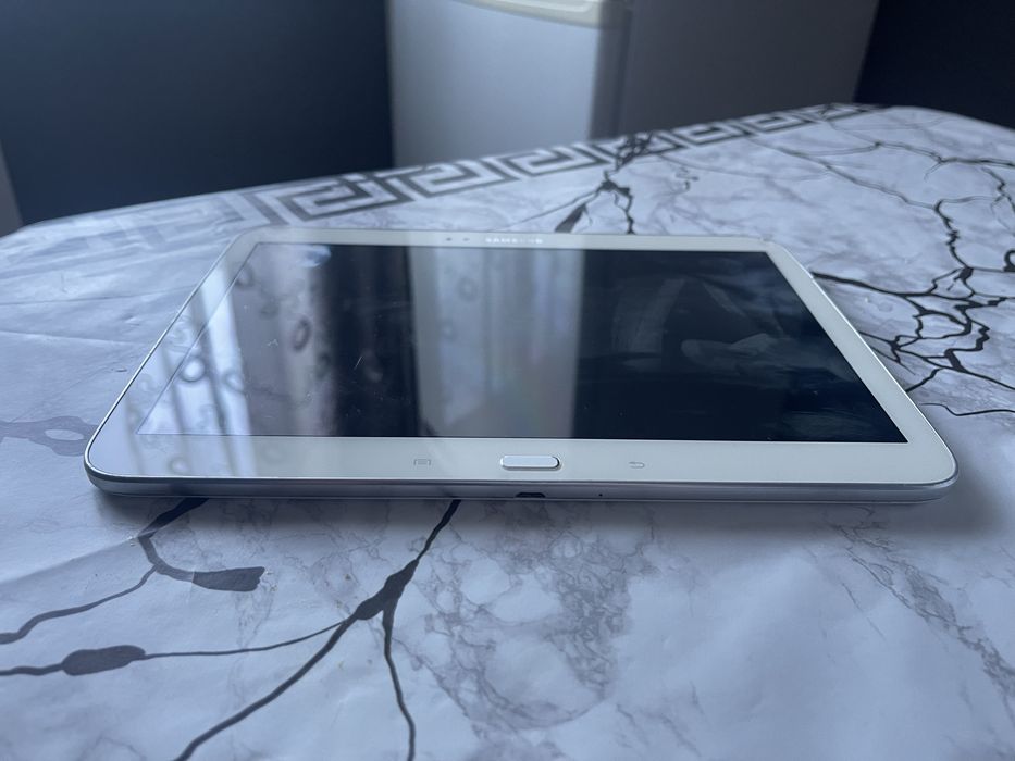 Продам Планшет samsung galaxy tab 3 10,1" 2 gb / 16 gb белый