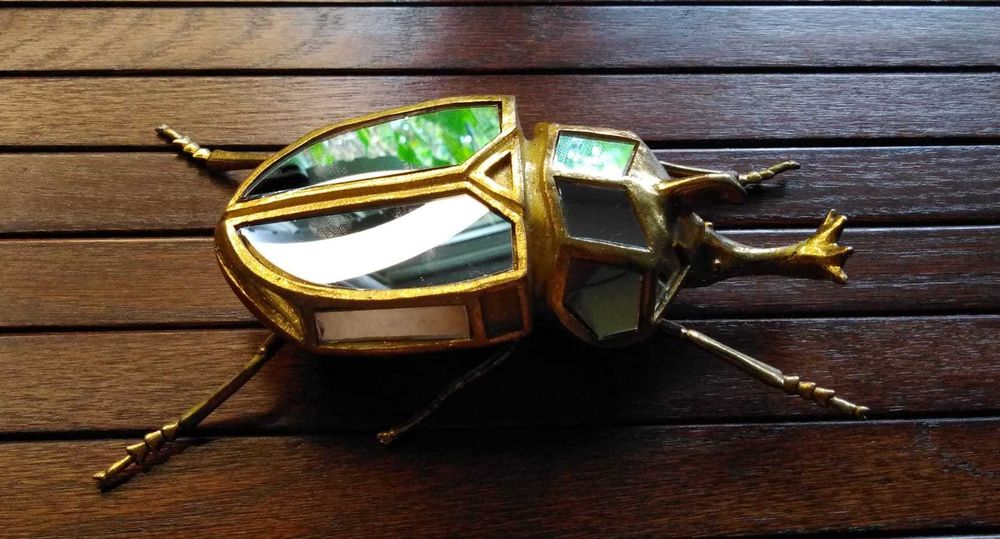 Figurka dekoracyjna chrząszcz skarabeusz żuk lustro Beetle Mirror