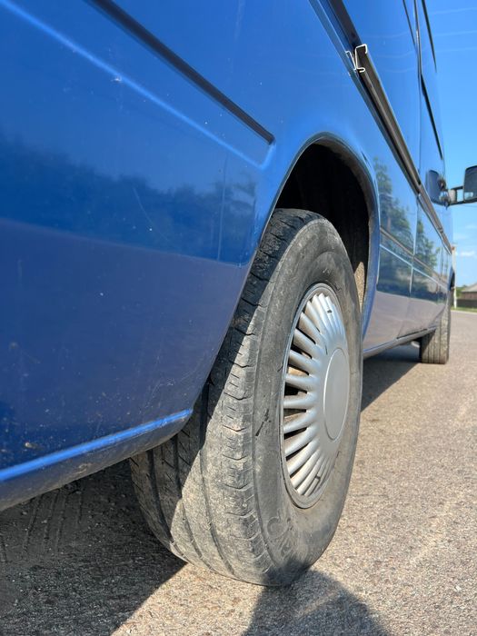 Продам VW LT – сімейний бус, легко переобладнати