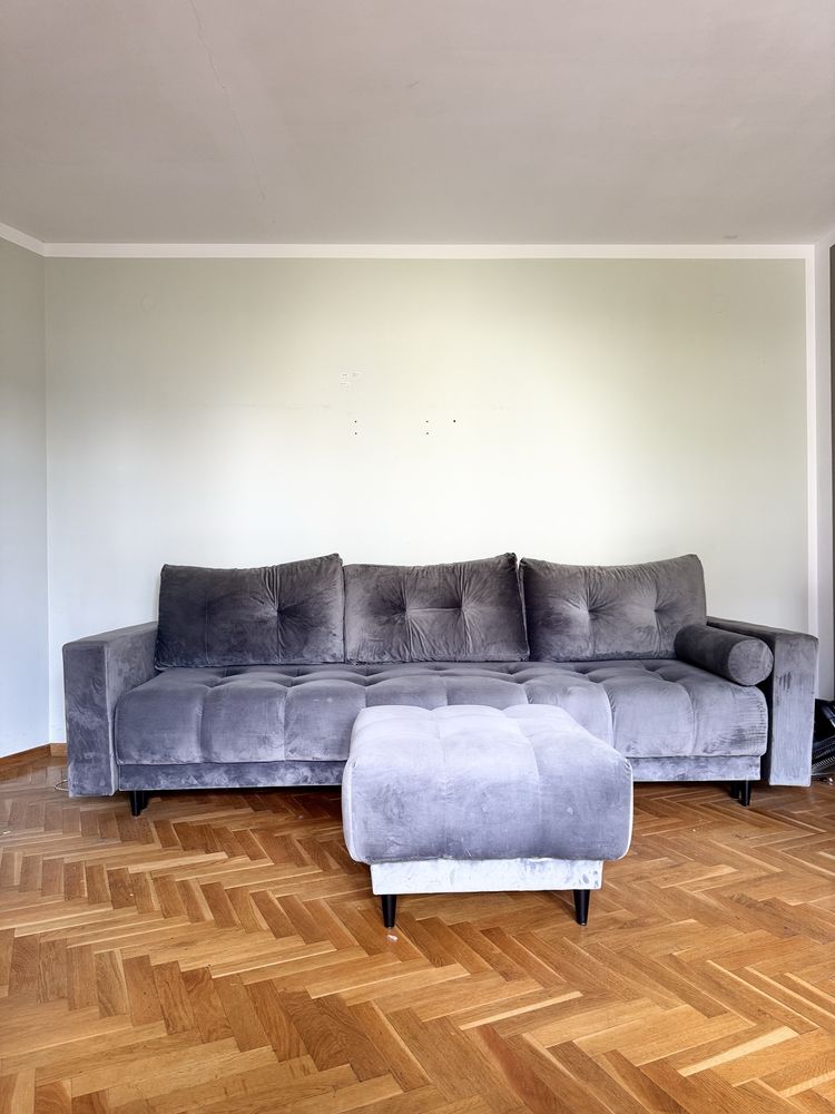Rozkładana Sofa 3-osobowa z pufą – robiona na zamówienie
