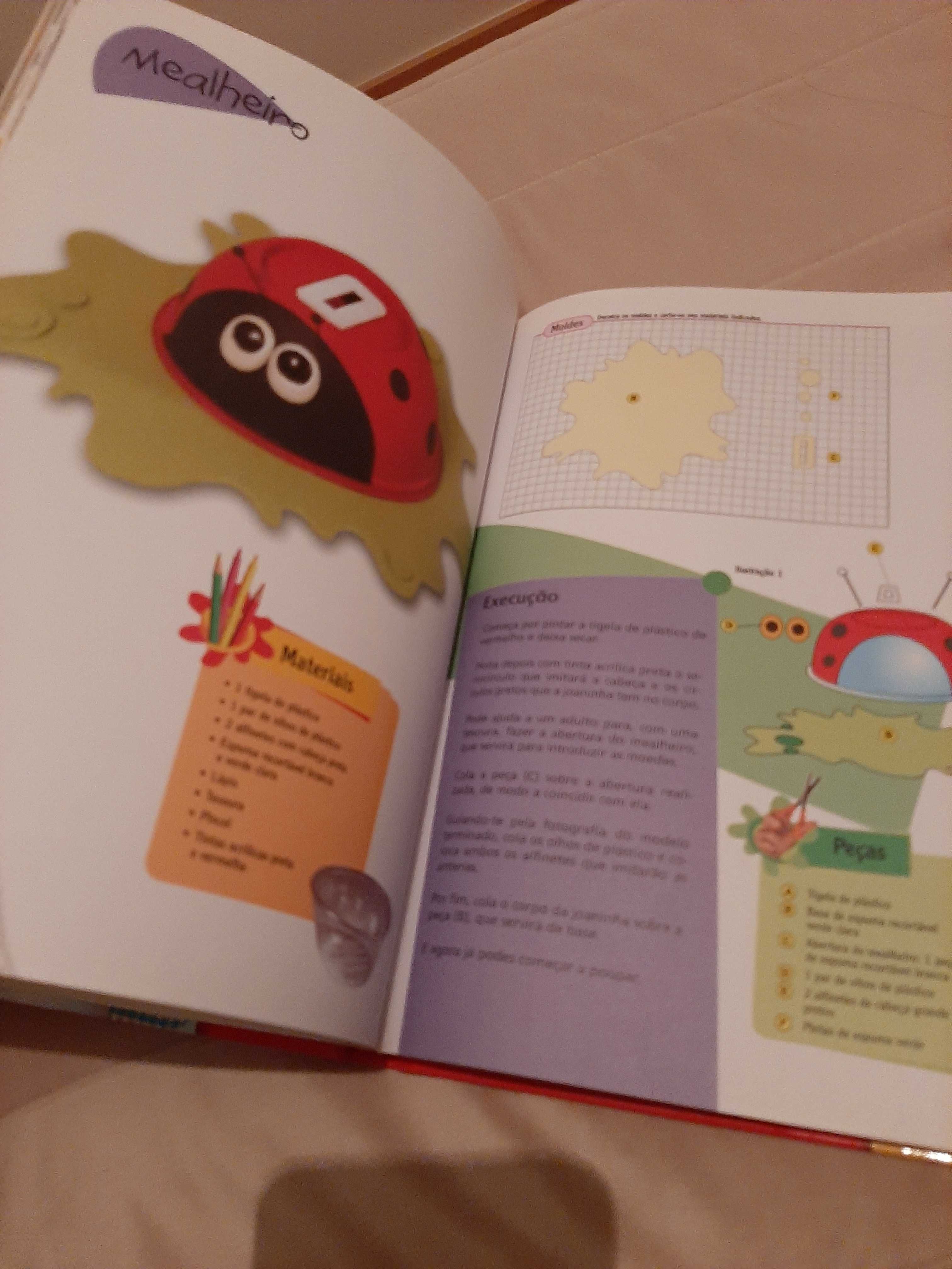 Livro Trabalhos Manuais de Material Reciclado