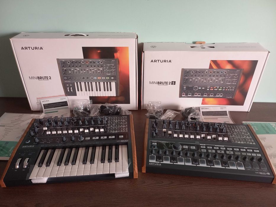 Синтезатор Arturia Minibrute 2