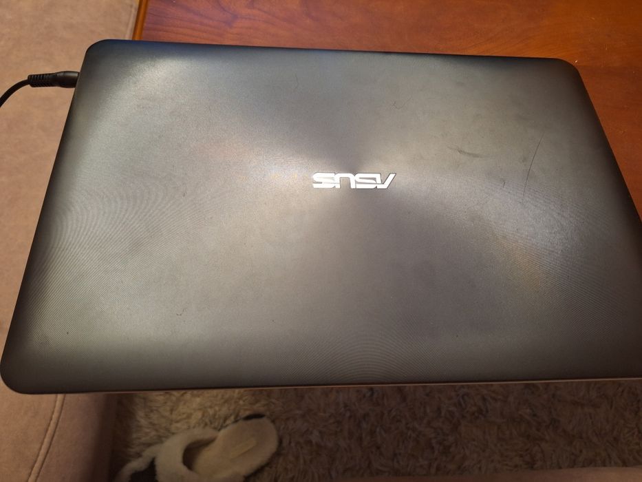 Laptop Asus model R556L