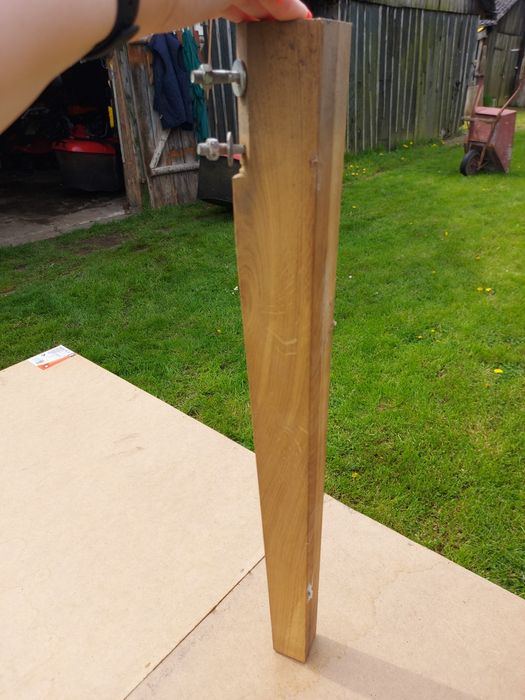 4 dębowe nogi do stołu