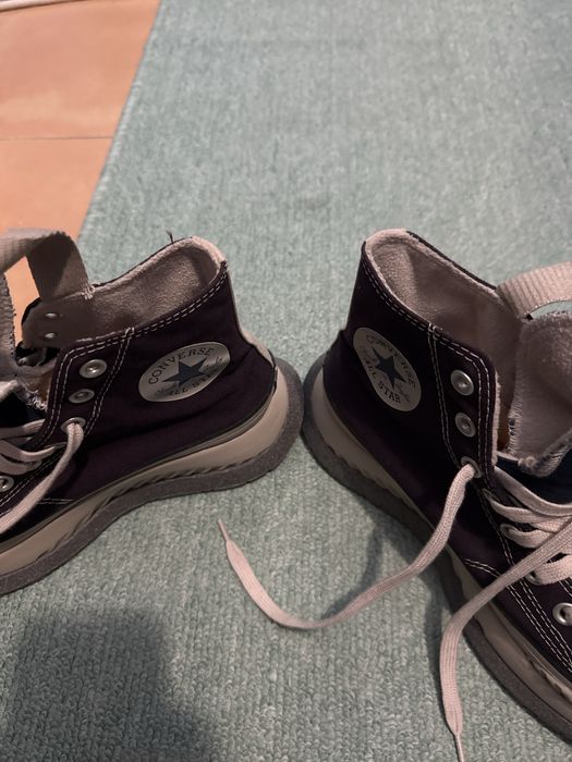 Tenis e uma sapatinha