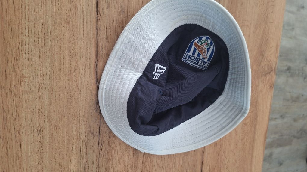 kapelusz West Bromwich Albion typu Bucket Hat, Premier League  New Era