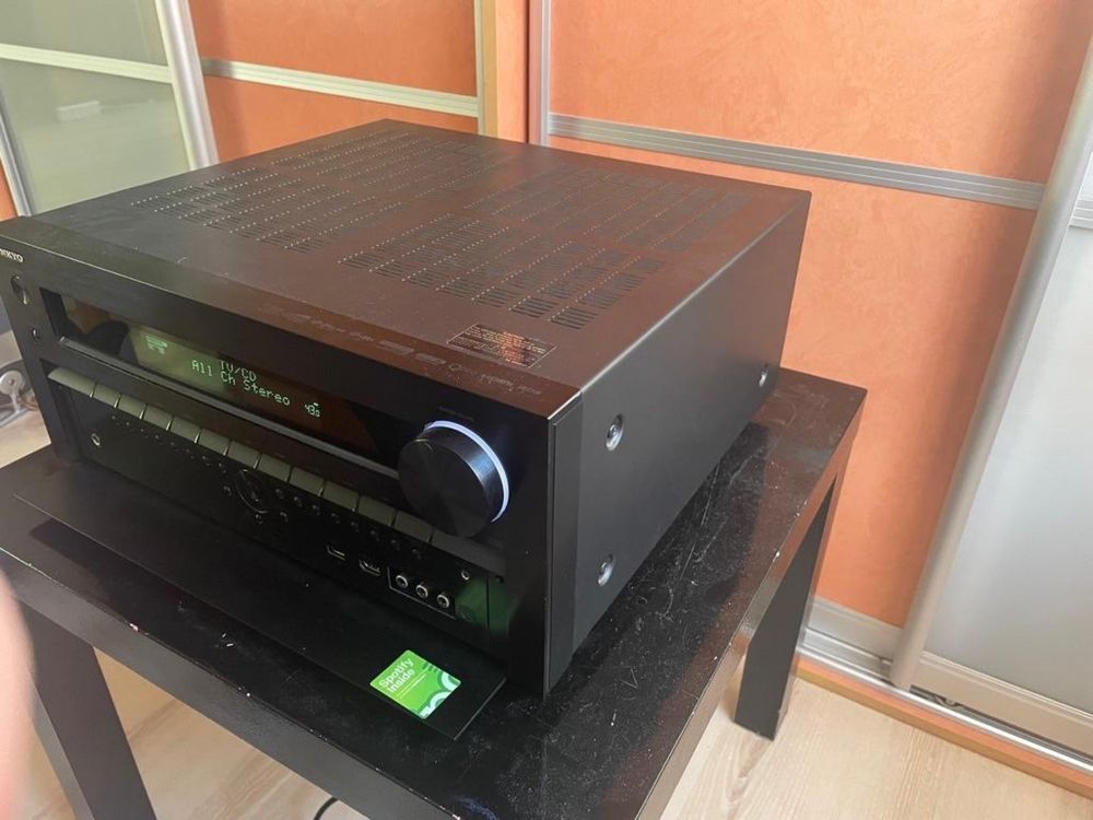 Amplituner ONKYO  TX-NR 818