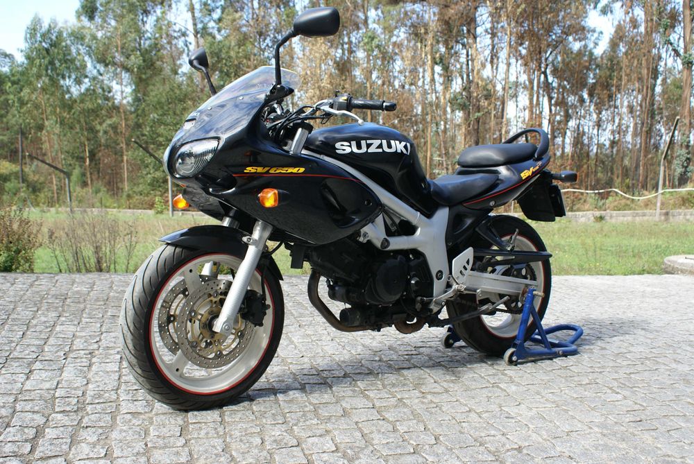 Suzuki SVS 650, moto esplêndida
