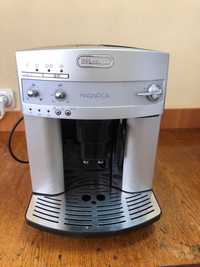 Продам кофеварку/кавоварку Delonghi Magnifica ECO ESAM 3200.S