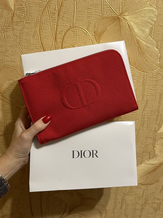 Косметичка Dior червона