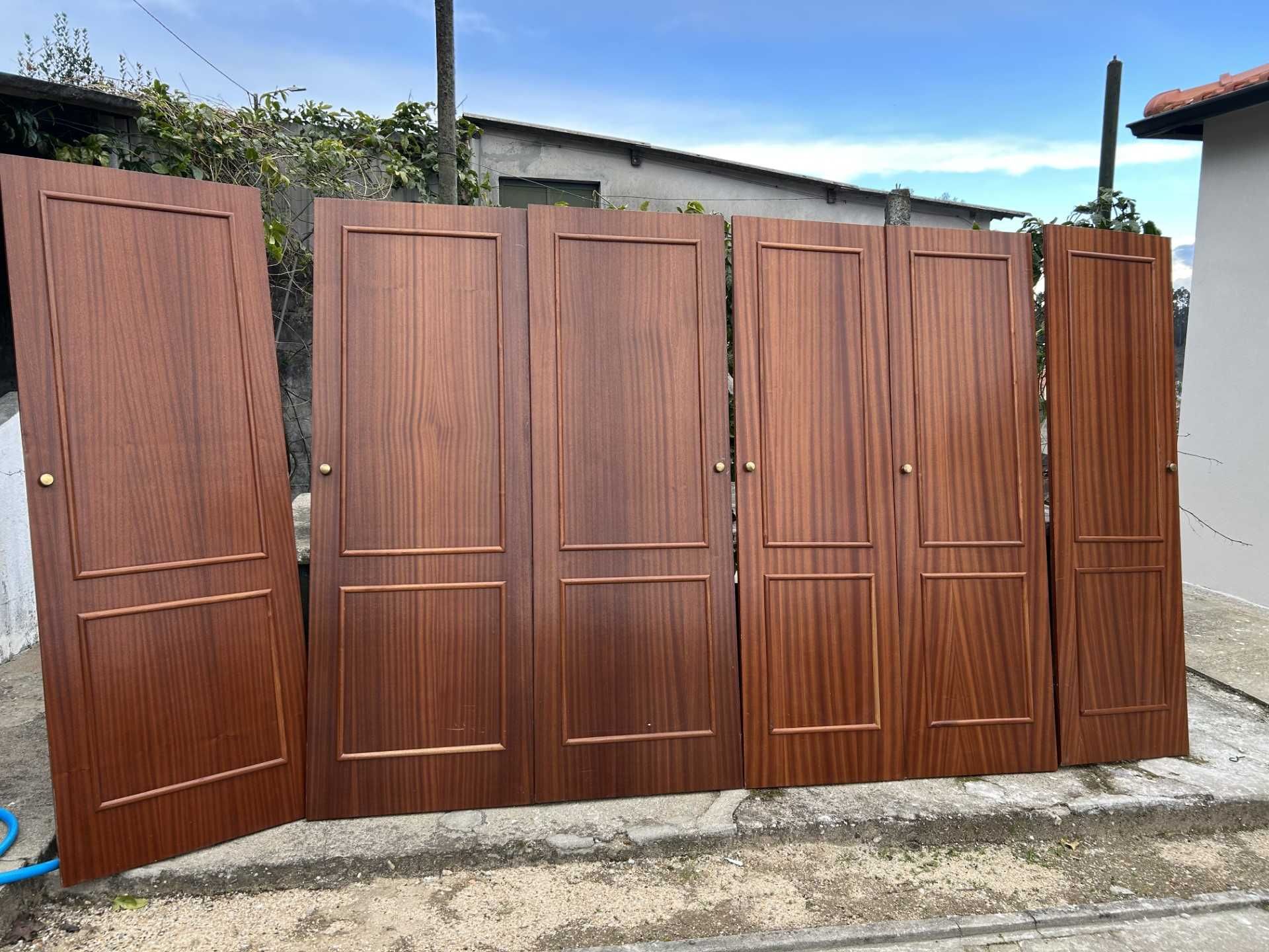 Portas para roupeiros embutidos