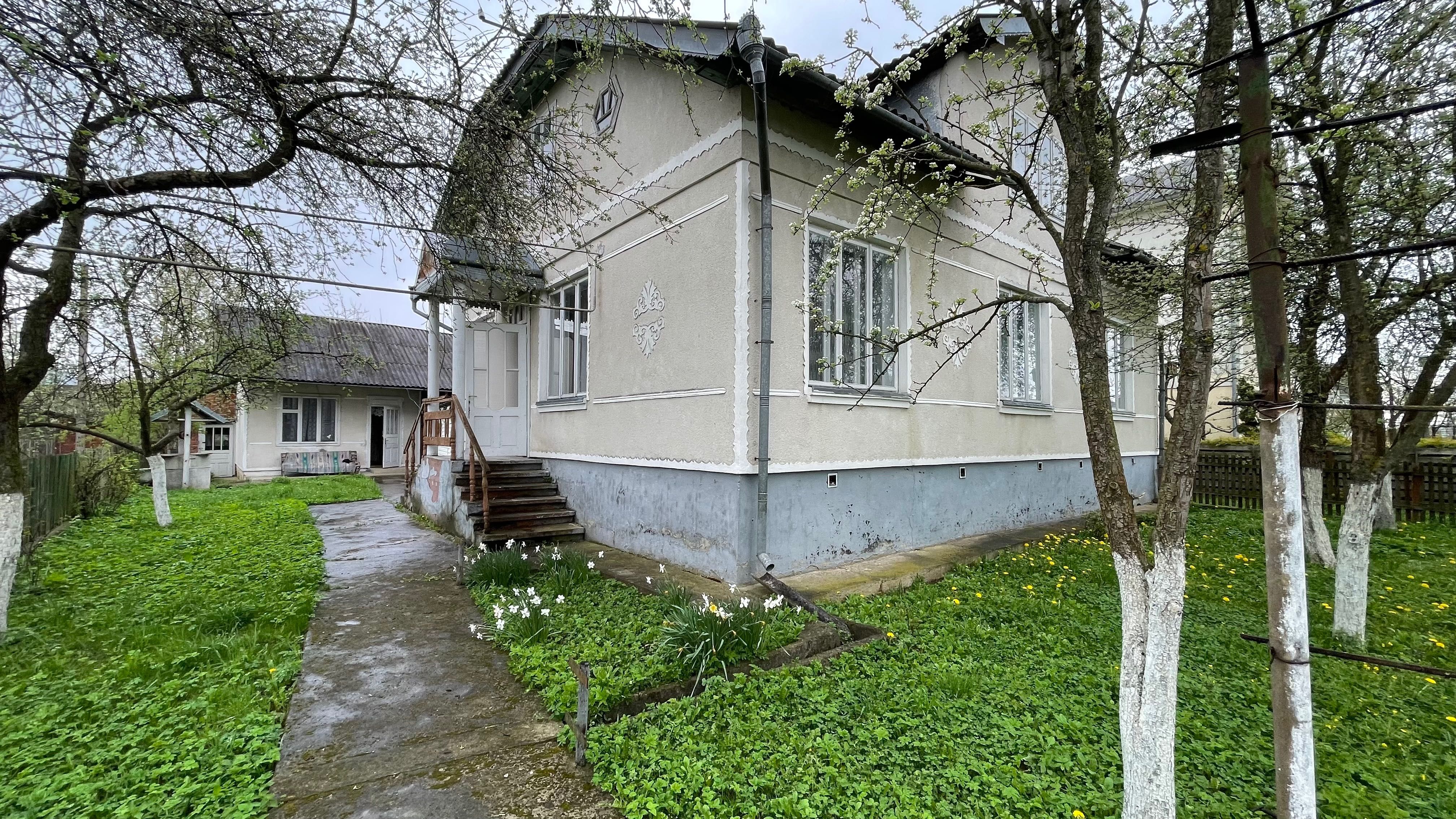 Продам будинок с. Підмихайля (біля Калуша), 15 соток, літня кухня.