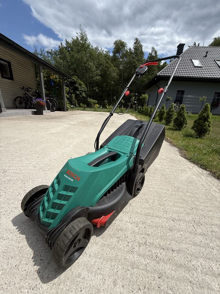 Kosiarka elektryczna do trawy BOSCH EasyRotak 32-205