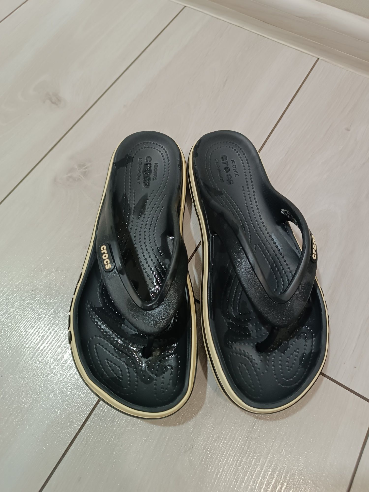 В'єтнамки  Crocs