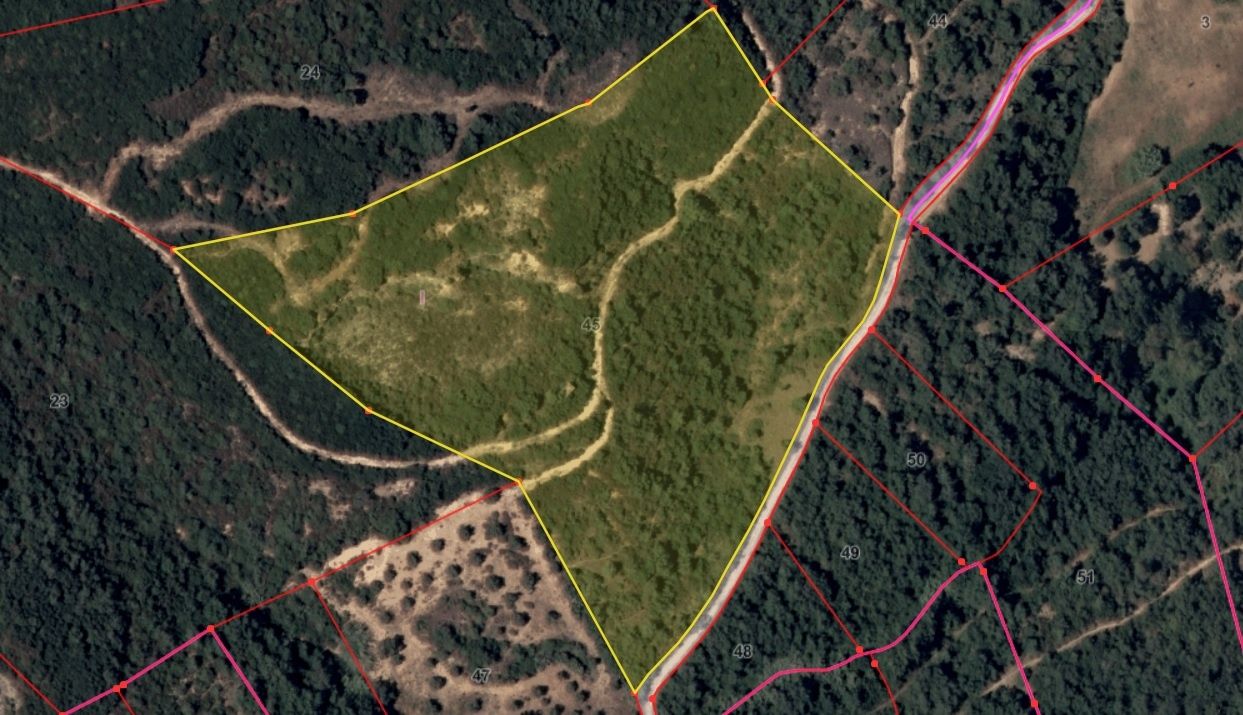 Terreno com 29.760m2 perto da A1
