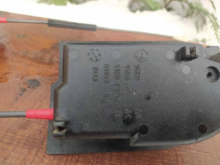 Тросік відкривання передніх бокових дверей Mondeo Мондео 2 чорна ручка