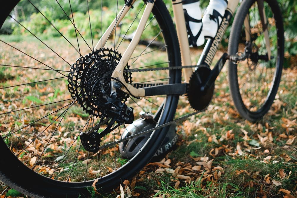 Gravel accent furious pro na napędzie Sram Apex i GX, garbaruk, brooks