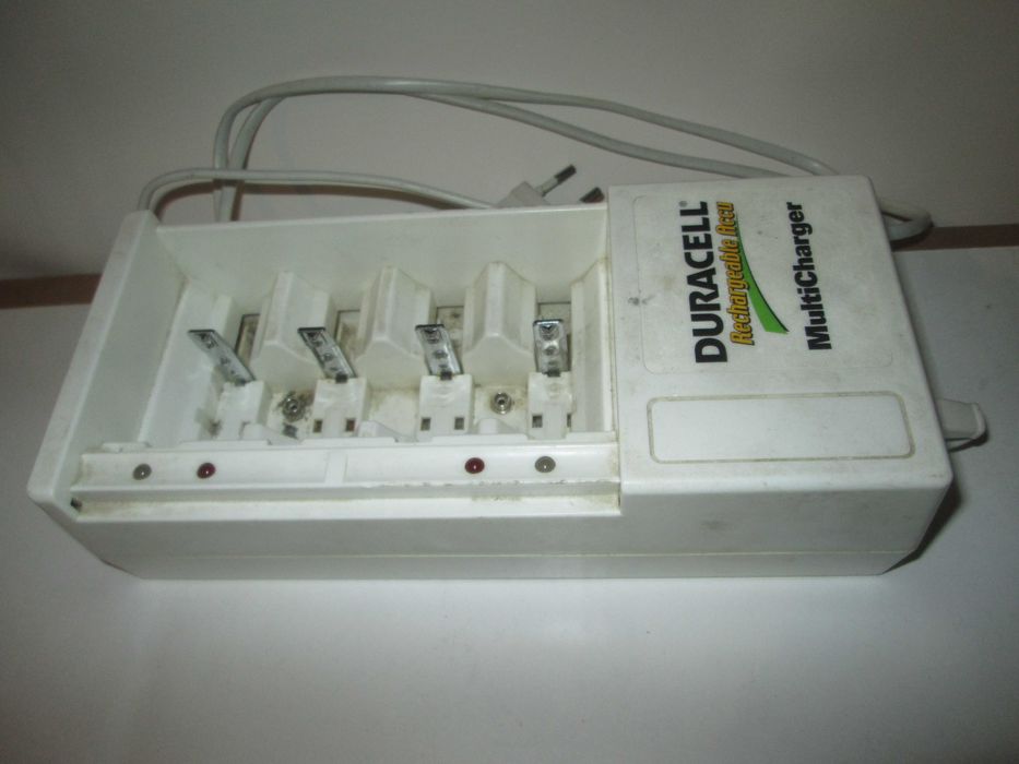 зарядное устройство для батареек и крон duracell
