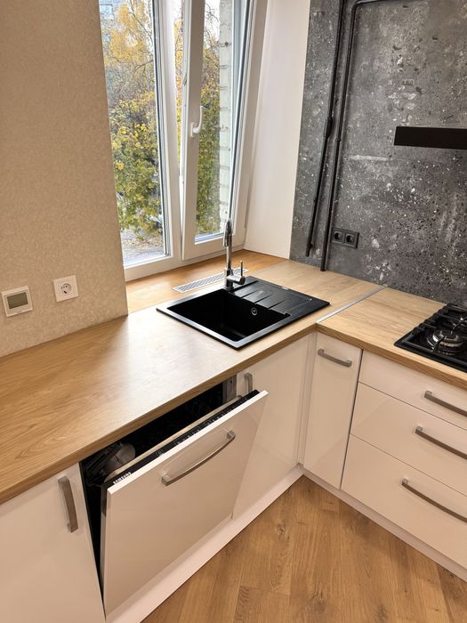 Перша здача , Центр , оренда чудової квартири.