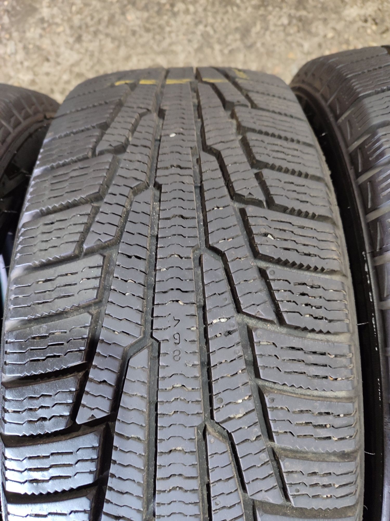 Продам зимнюю резину nokian tyres nordman rs2