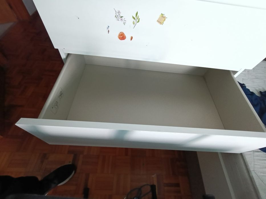 Comoda com 6 gavetas