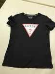 T-shirts Guess  preta