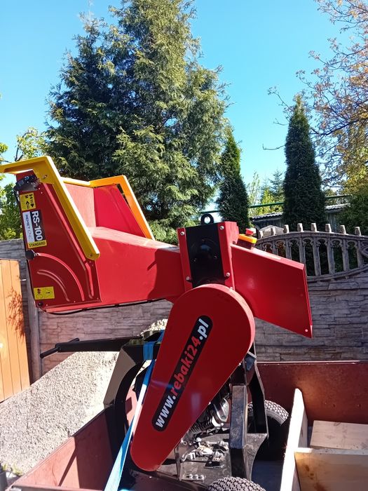 Do wynajęcia  rębak  spalinowy i rozdrabniacz  spalinowy