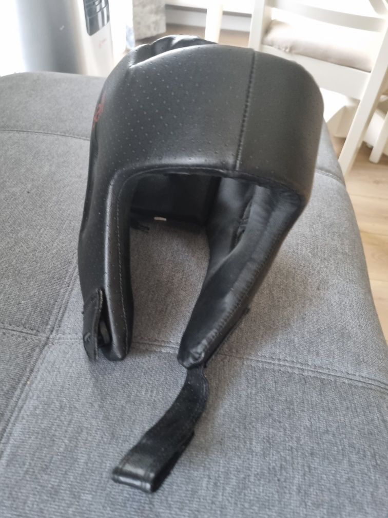Kask ochronny bokserski