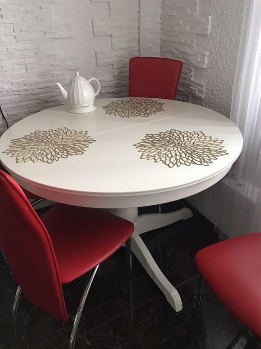 Стіл кухонний