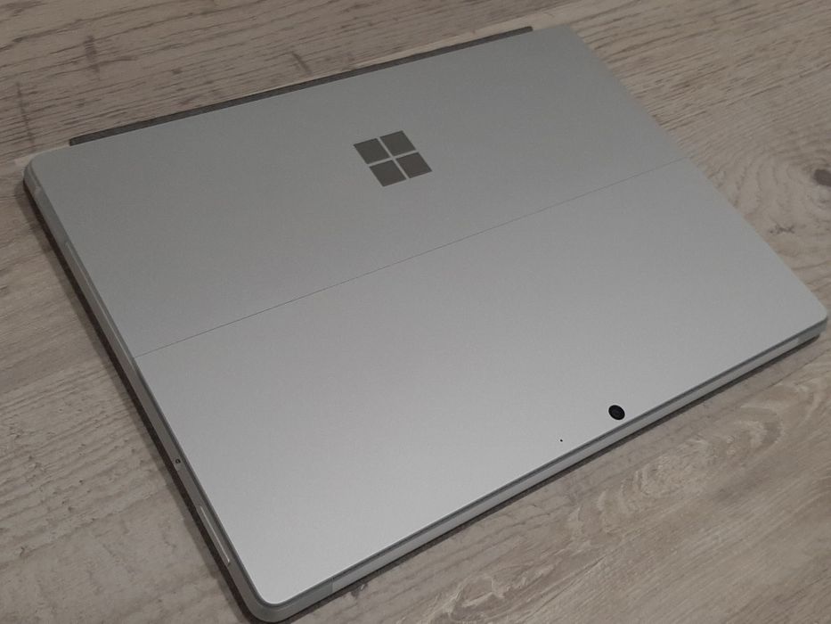 Surface Pro 9 - i7 + Teclado + Sim Pen