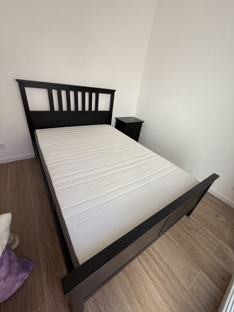 Cama ikea com colchao 140x200 em bom estado