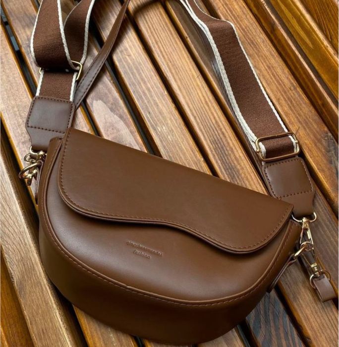 Сумка крос боді шоколадна нова