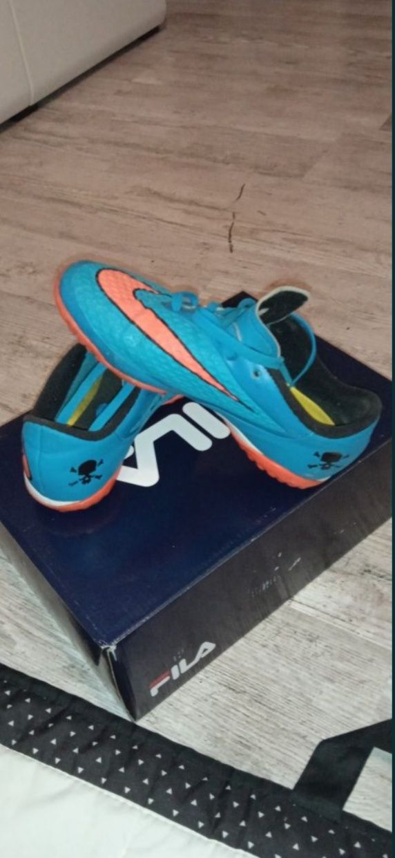 Halowki Nike buty do piłki nożnej sportowe Hypervenom r. 34