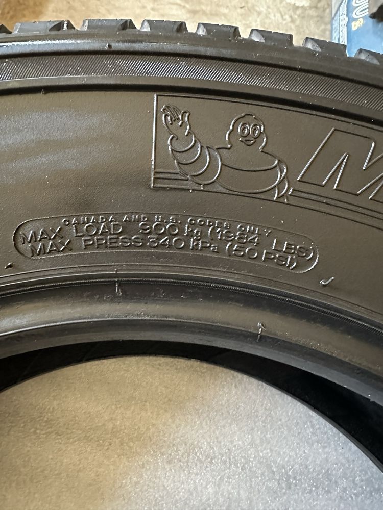 Продам шини 215/70 R16 Michelin