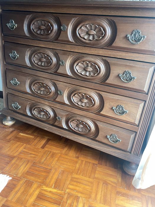 Mobília completa de quarto + oferta de cadeira e espelho