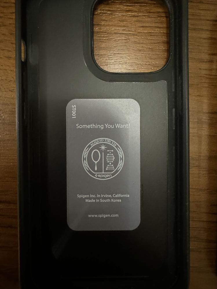 Продам чехол на iPhone 13 pro