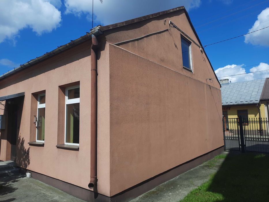 Sprzedam dom - cztery pokoje i duże podwórko