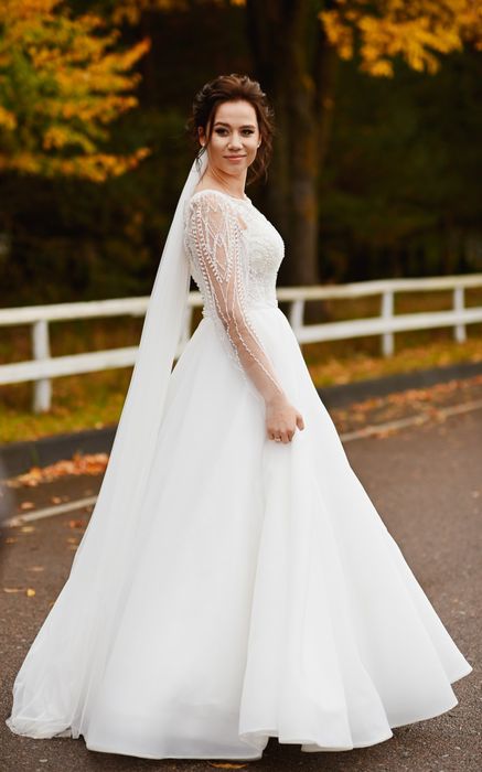 Продам весільну сукню