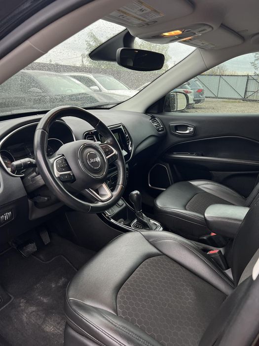 Джип компас латітуде 2020року